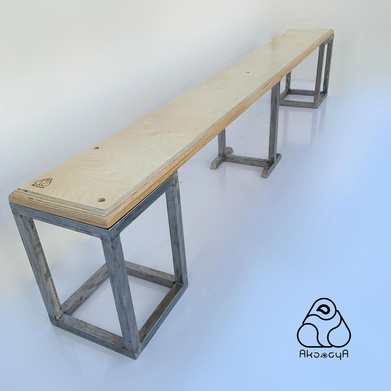 نیمکت پایه سوا