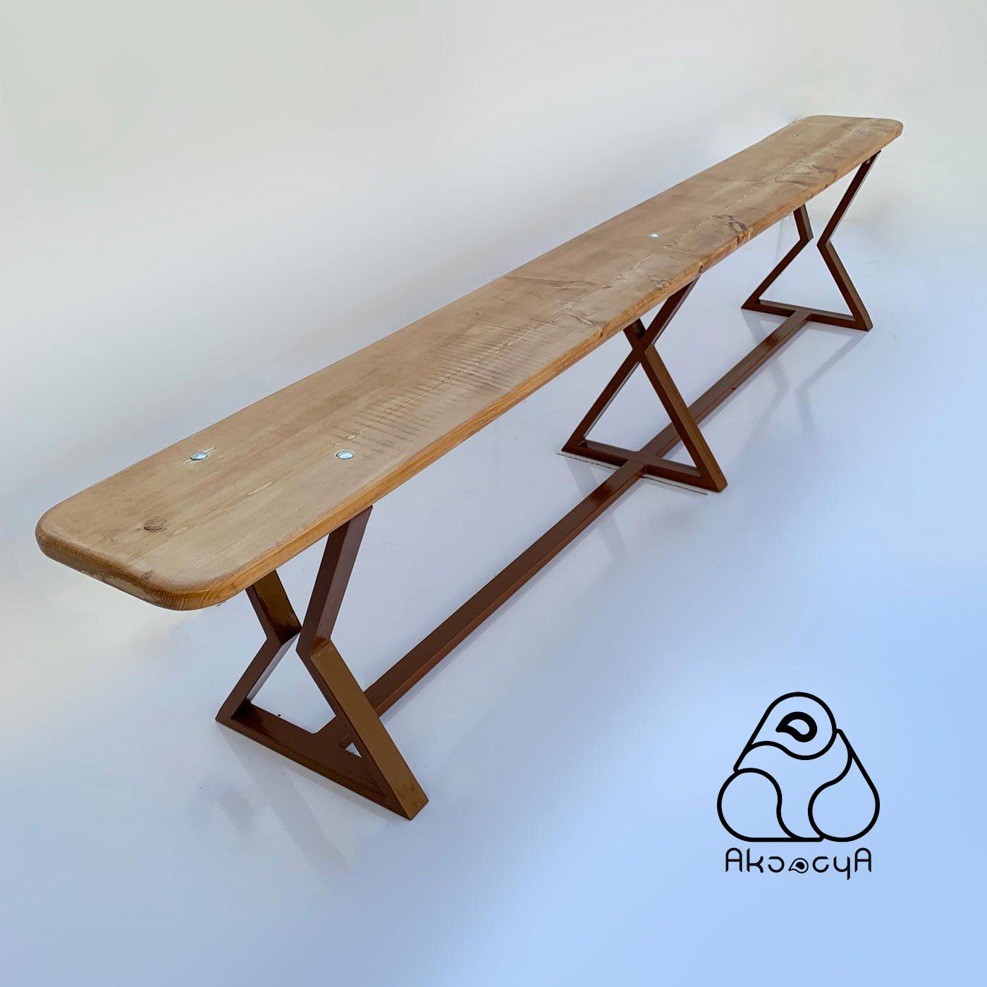 نیمکت پایه مثلث